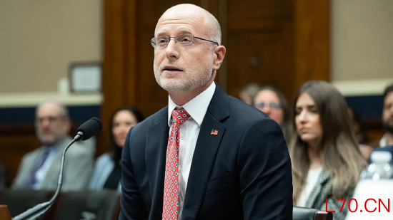 伊朗战争假消息不断 FCC主席抨击广播公司 特朗普否认伊朗袭击美国加油机报道