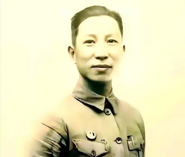 薛岳在徐州为何被老蒋免职？曾经力挫日军的猛人却让我华东部队打成了筛子